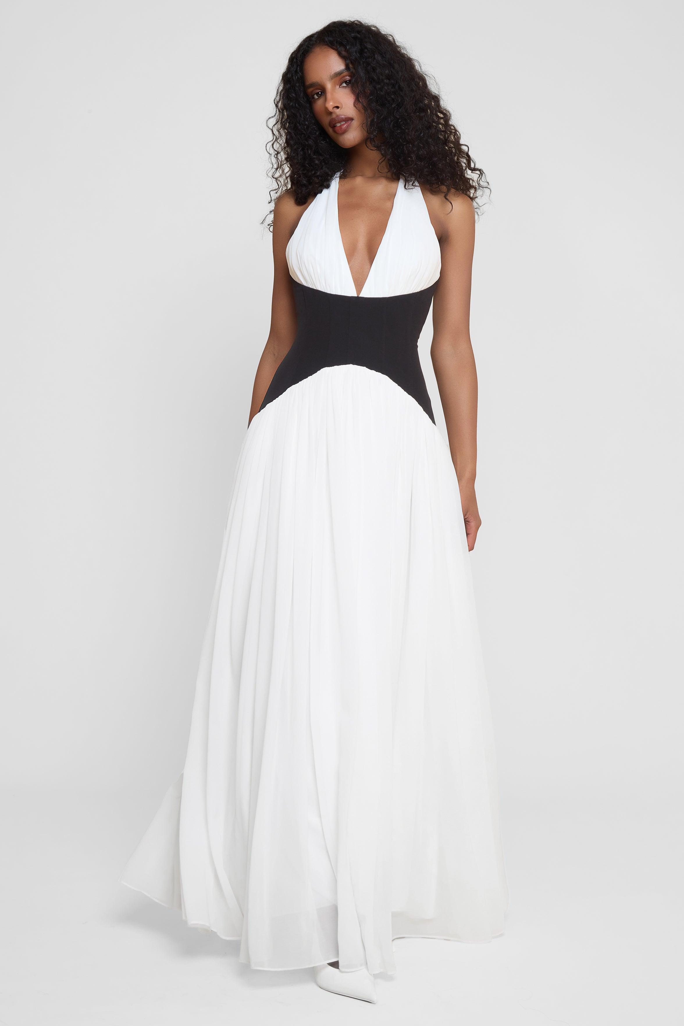 Vestido Longo Allegra em chiffon premium com corset estruturado em contraste e decote halterneck drapeado, ideal para eventos sofisticados. Majestique.1