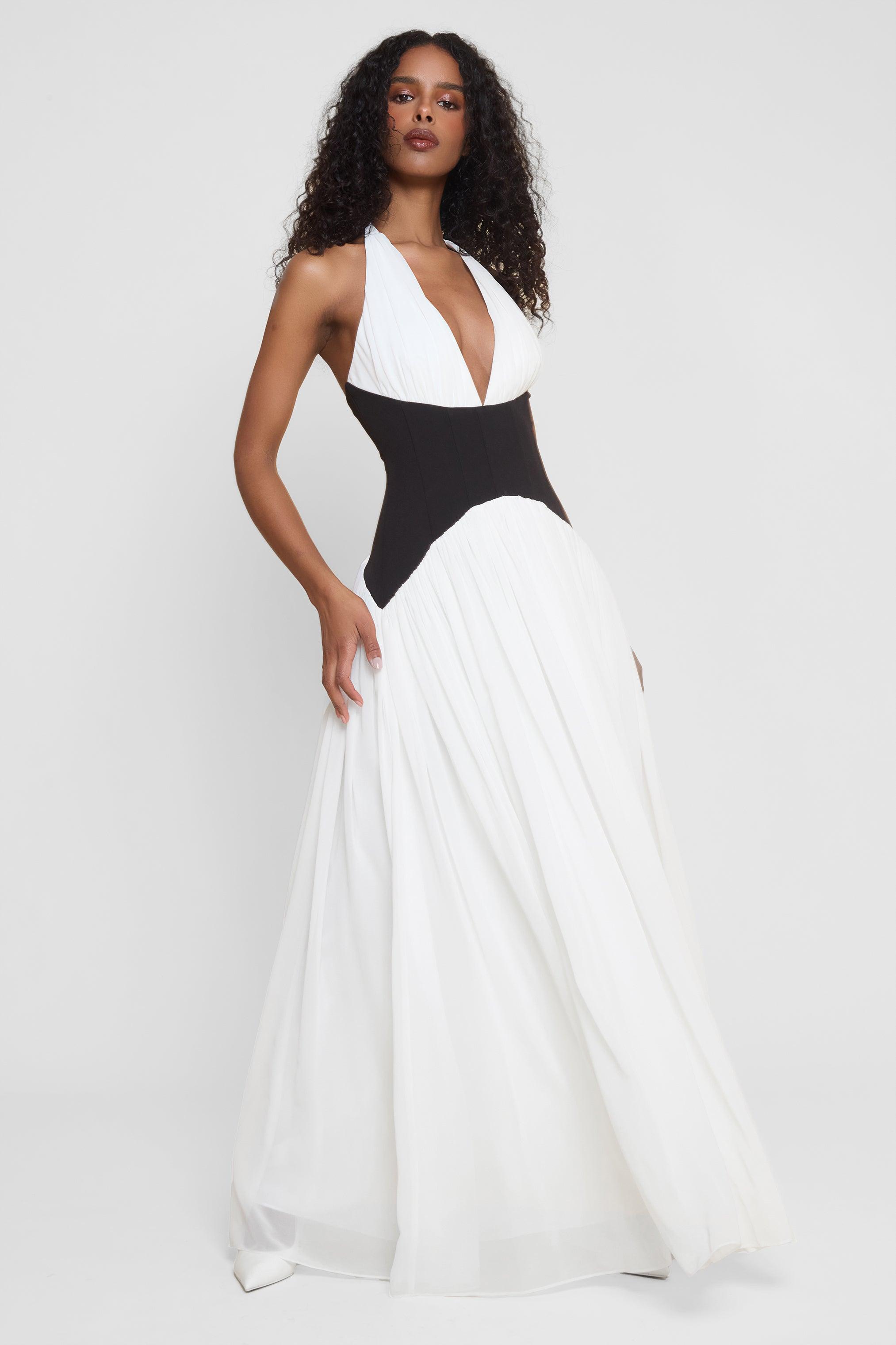 Vestido Longo Allegra em chiffon premium com corset estruturado em contraste e decote halterneck drapeado, ideal para eventos sofisticados. Majestique.2