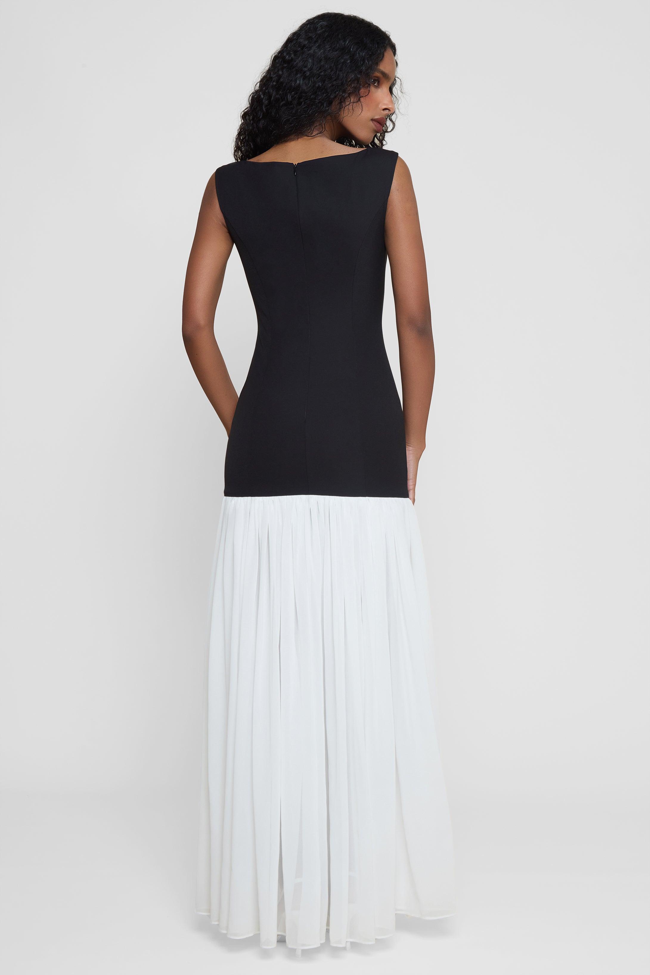 Vestido Longo Celestine com modelagem ajustada e saia em chiffon drapeado, ideal para eventos sofisticados. Majestique.4