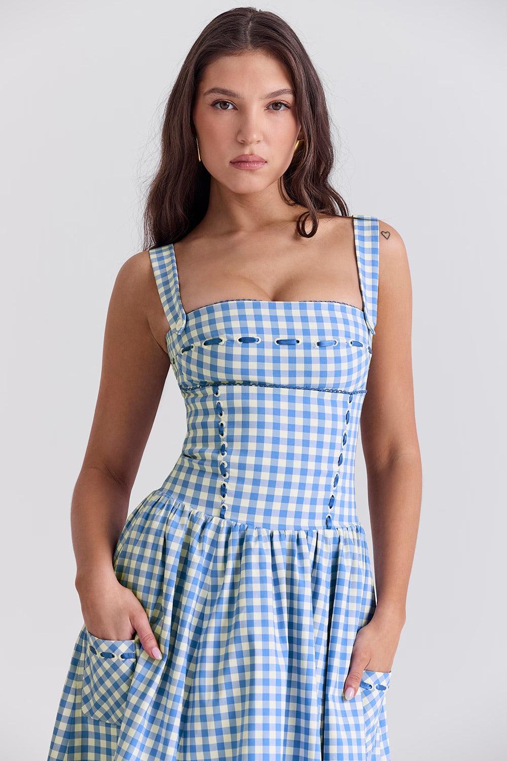 Vestido Midi Colette em xadrez gingham com corpete ajustado e detalhes de fita entrelaçada, ideal para eventos sofisticados. Majestique.4