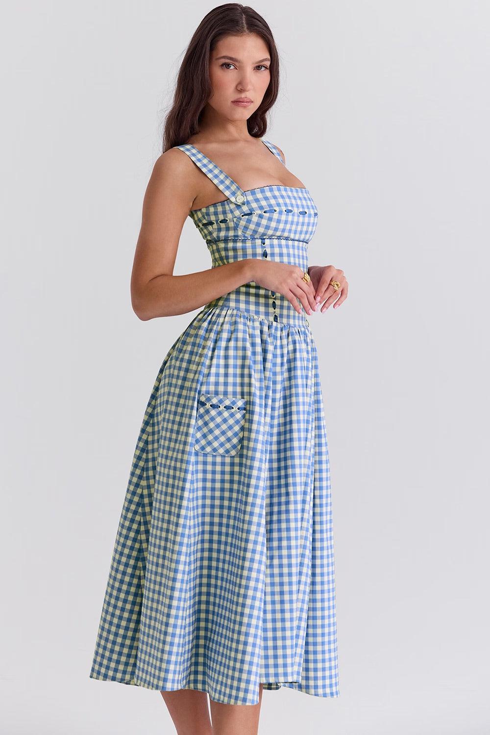 Vestido Midi Colette em xadrez gingham com corpete ajustado e detalhes de fita entrelaçada, ideal para eventos sofisticados. Majestique.6