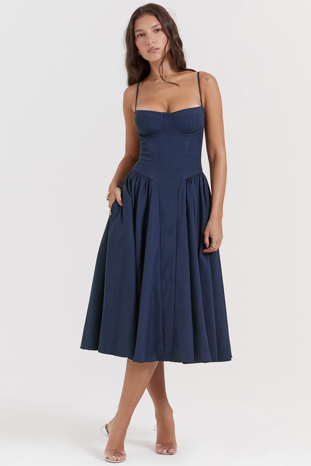 Vestido Midi Fiore azul em twill respirável bege com corset estruturado e decote coração, ideal para eventos sofisticados. Majestique.2