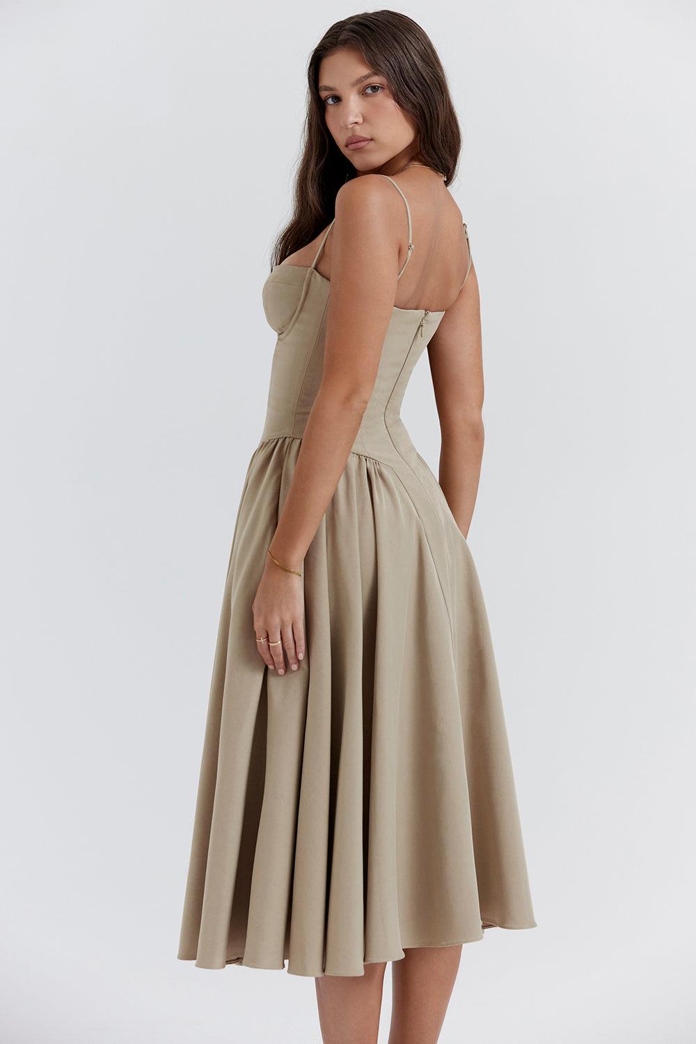 Vestido Midi Fiore bege em twill respirável bege com corset estruturado e decote coração, ideal para eventos sofisticados. Majestique.3