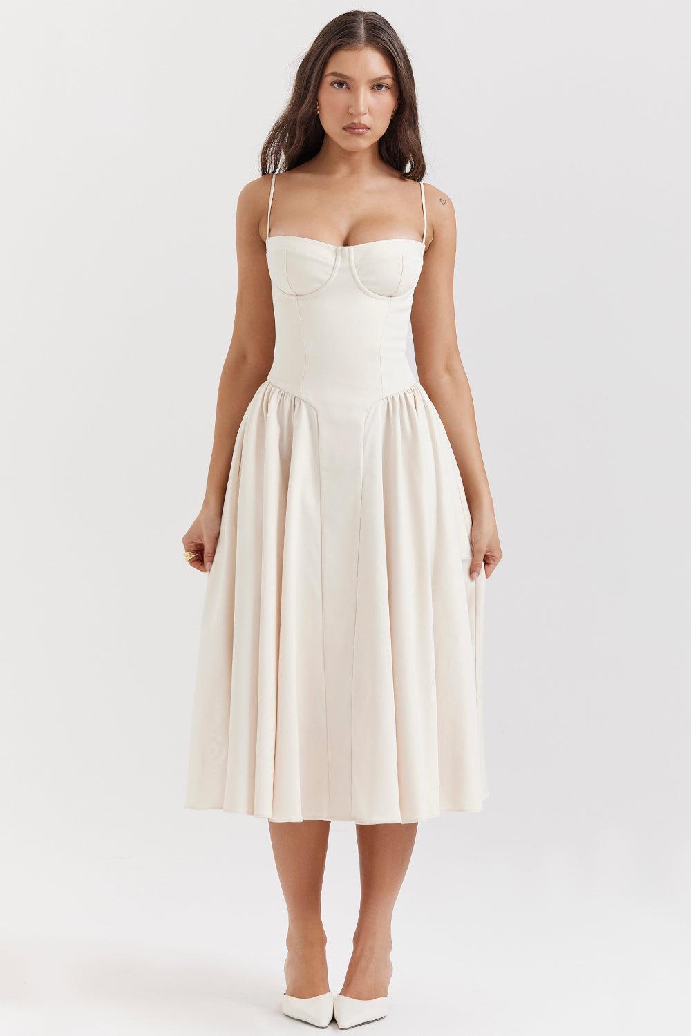 Vestido Midi Fiore creme em twill respirável bege com corset estruturado e decote coração, ideal para eventos sofisticados. Majestique.