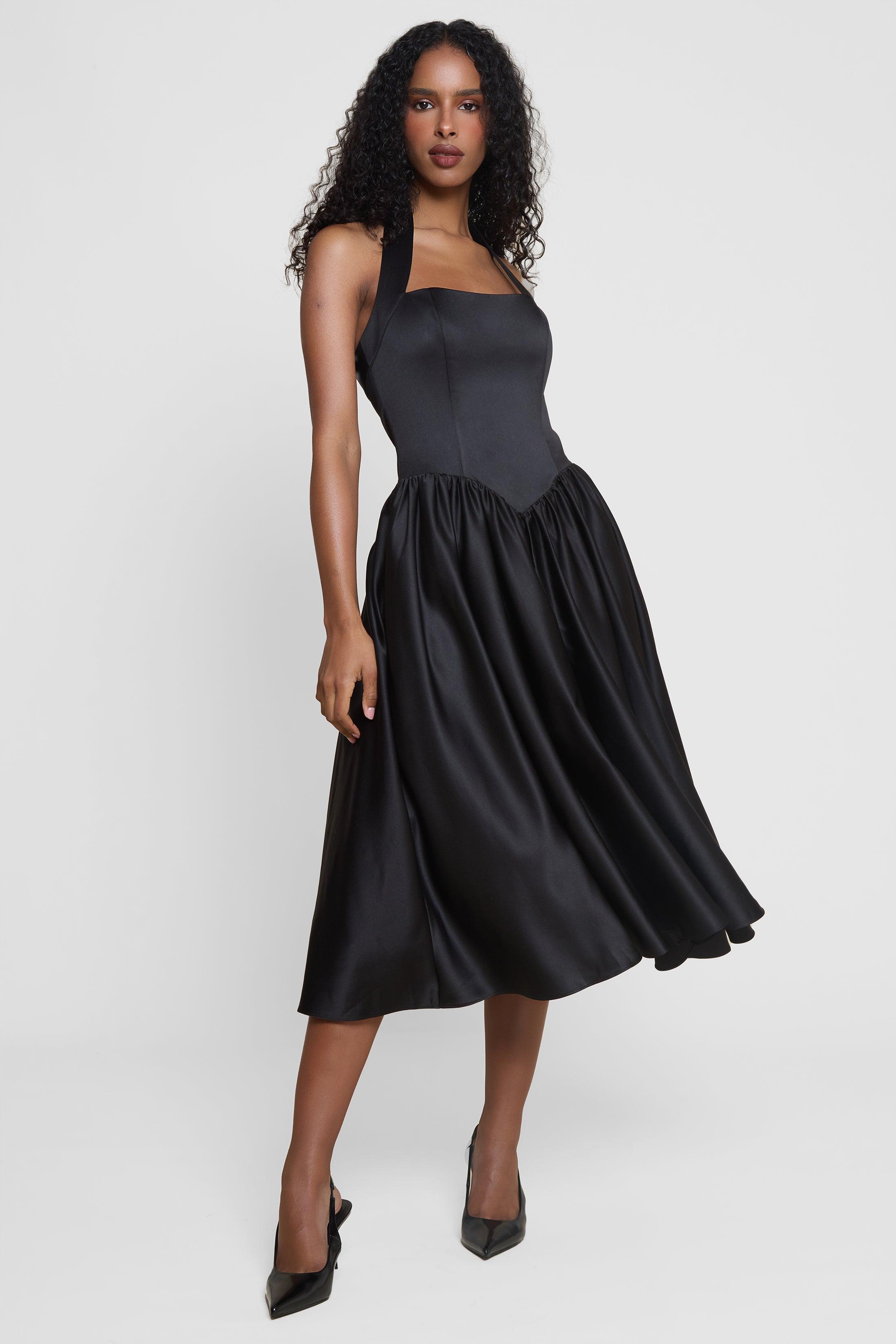 Vestido Midi Opal em cetim preto premium com corset estruturado e decote halterneck, ideal para eventos sofisticados. Majestique.3