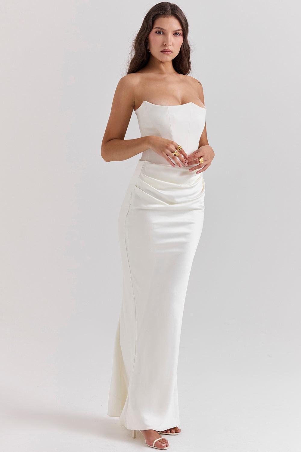 Vestido Longo Amélie disponível nas cores marrom, vermelho, rosa, preto e branco, com corset estruturado e saia de veludo fluída, ideal para eventos sofisticados. Majestique.35