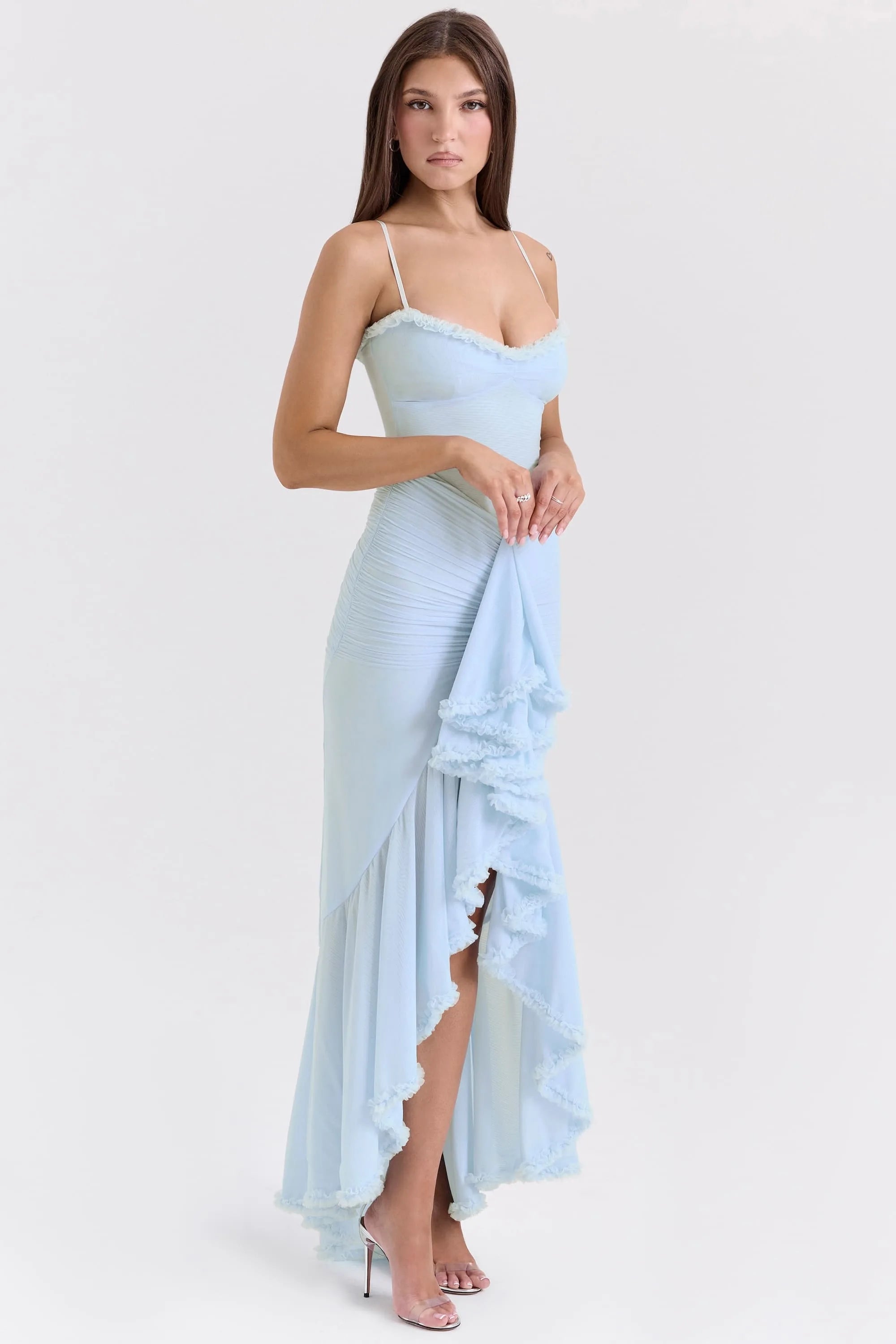 Vestido azul roxo Kylie com babado frontal, decote coração e cauda fluida da Majestique
