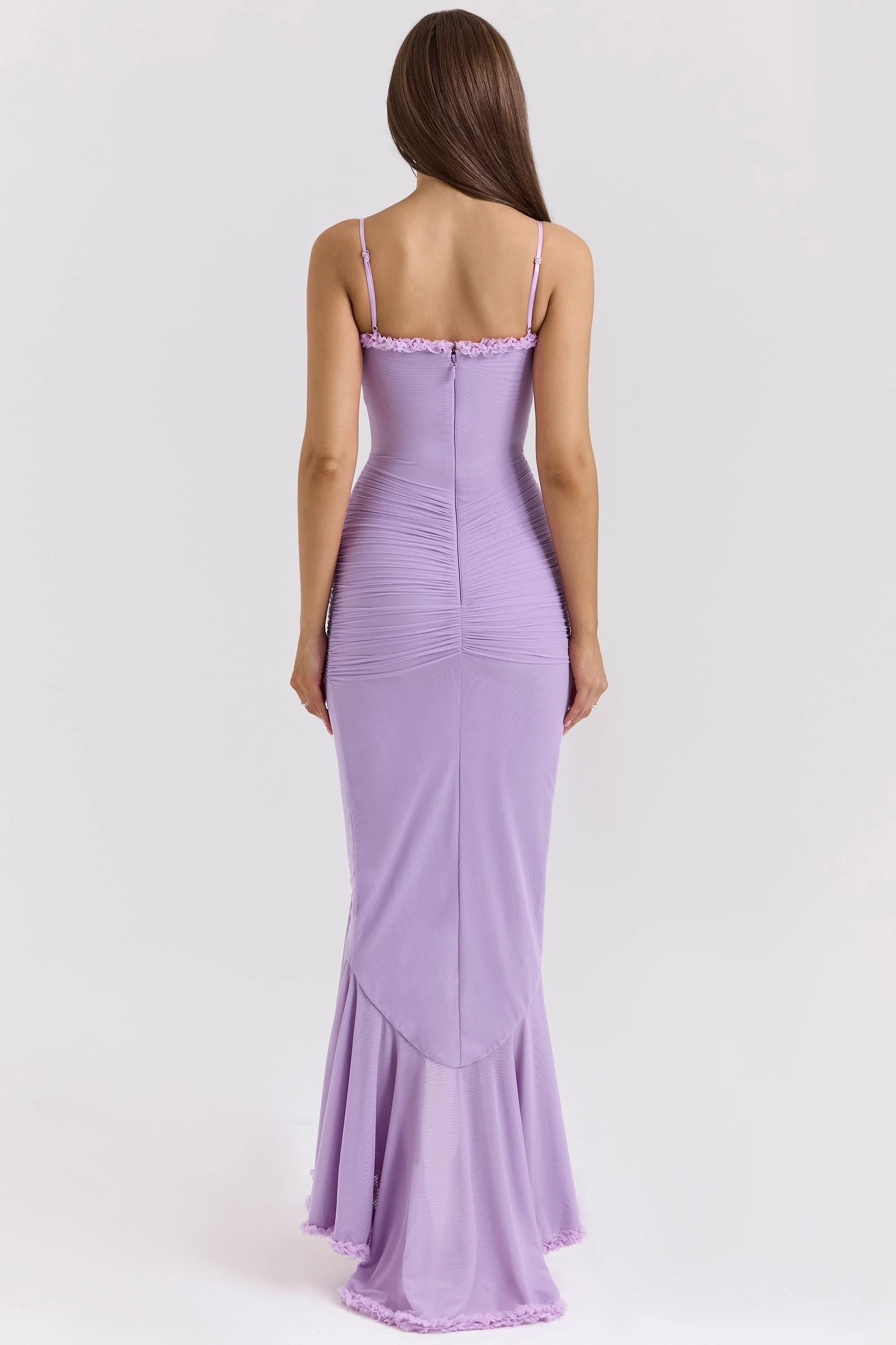 Vestido Longo roxo Kylie com babado frontal, decote coração e cauda fluida da Majestique