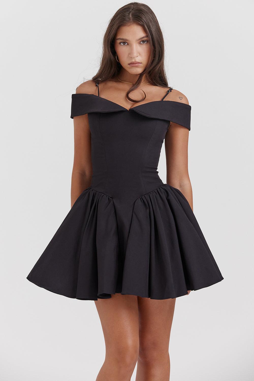 Vestido Mini Celeste com corset estruturado, decote ombro a ombro e saia volumosa, ideal para eventos sofisticados. Majestique.5