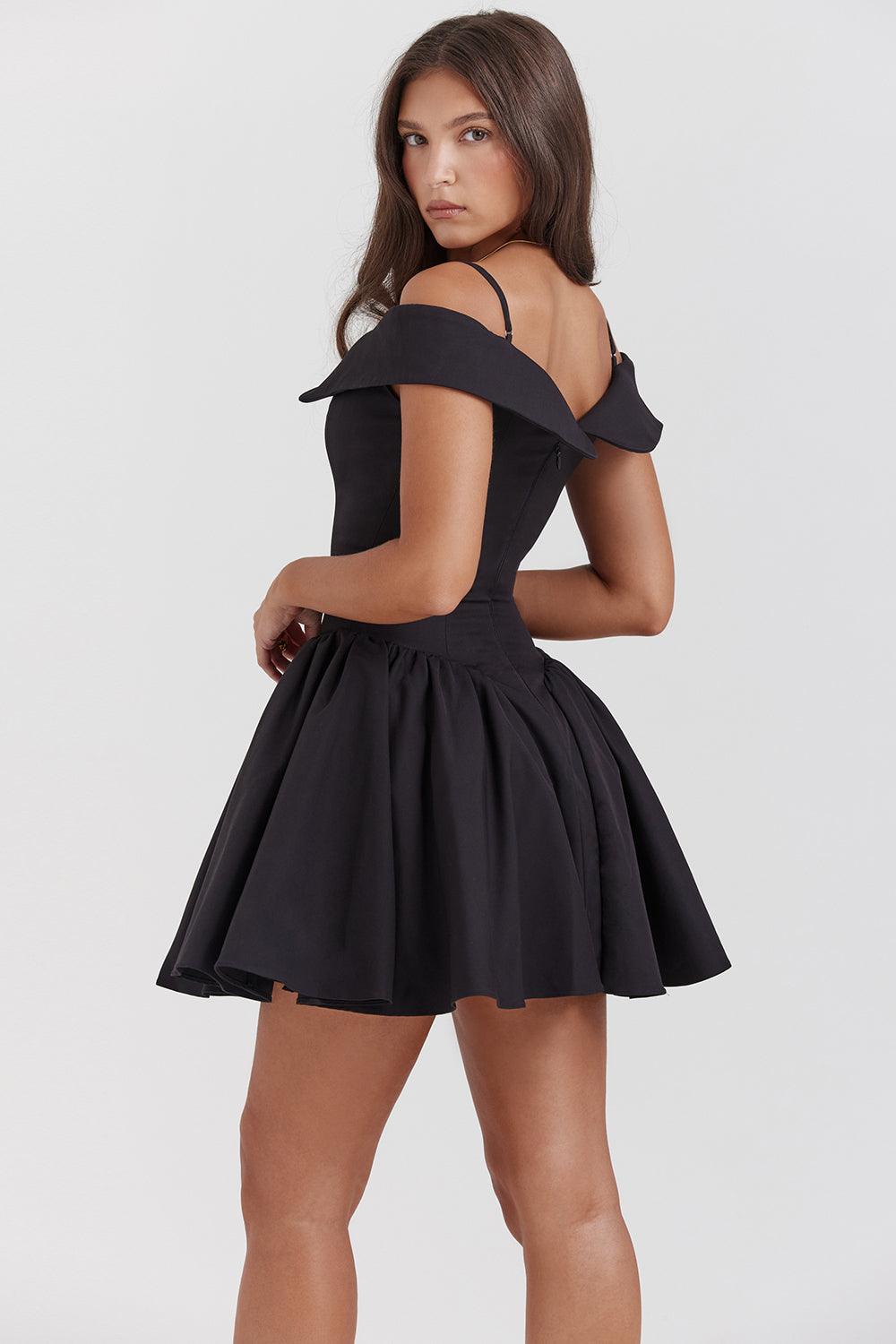 Vestido Mini Celeste com corset estruturado, decote ombro a ombro e saia volumosa, ideal para eventos sofisticados. Majestique.6