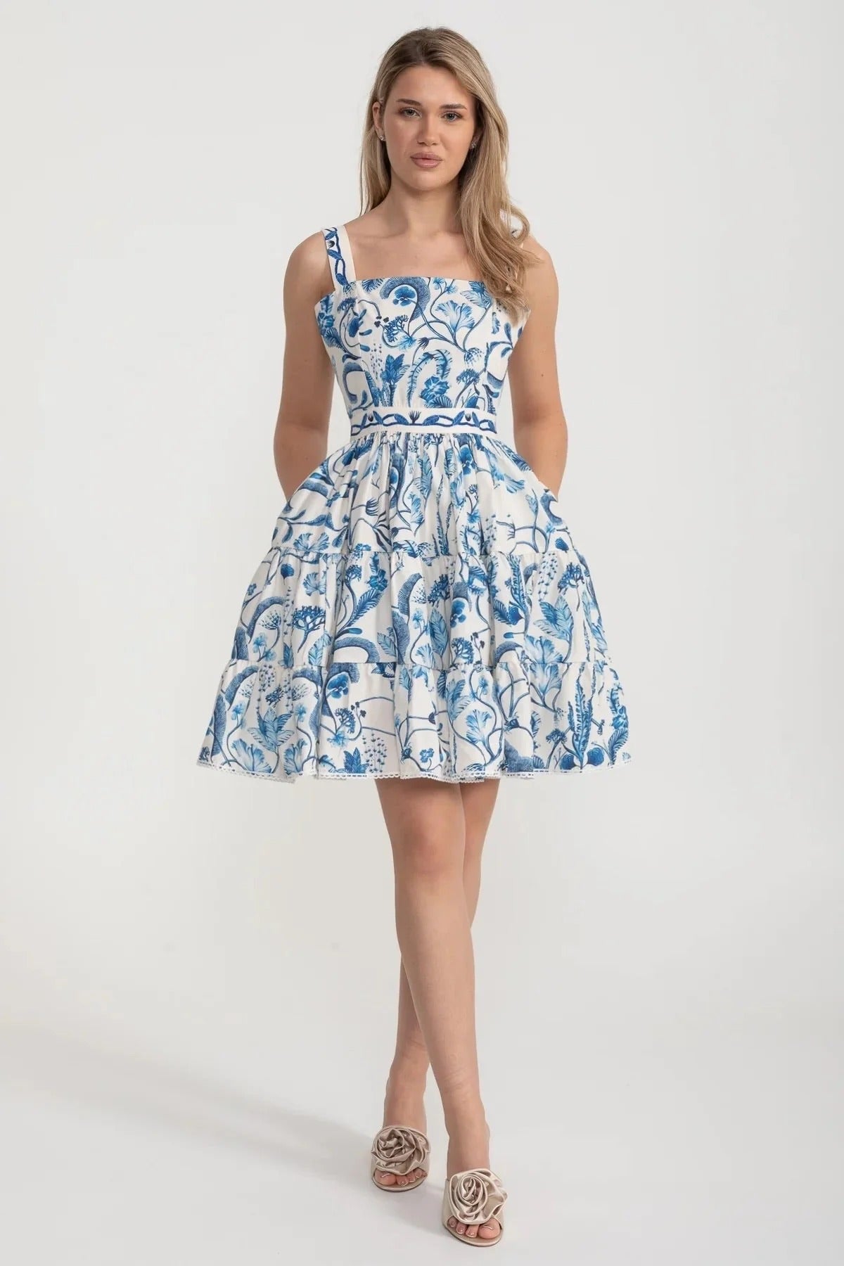 Vestido Curto Fiorella