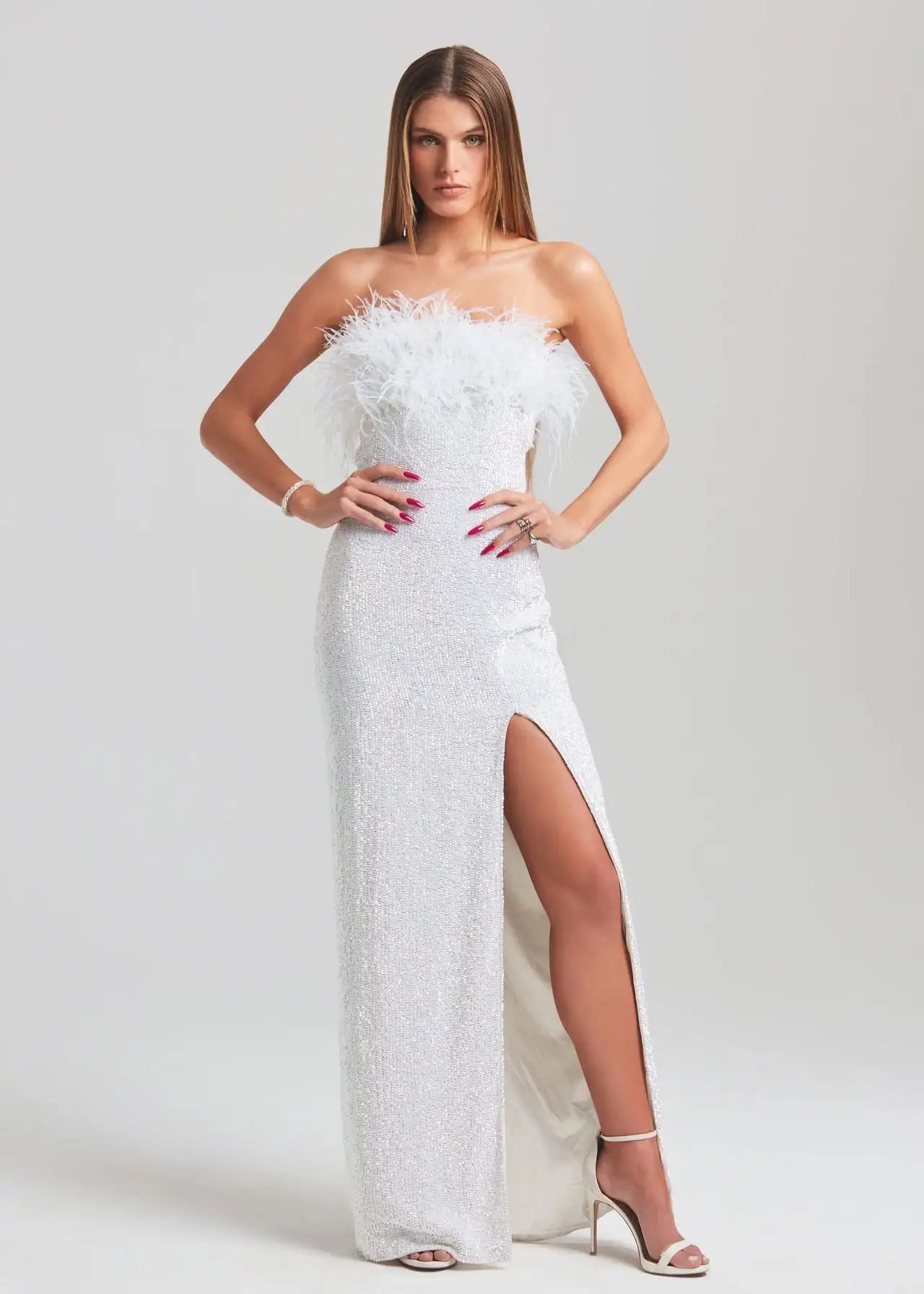 Vestido Longo Fenda Plumas Blanche