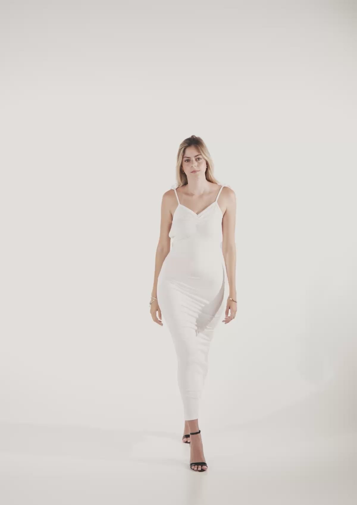 vestido longo branco flores com alças elegance flower majestique