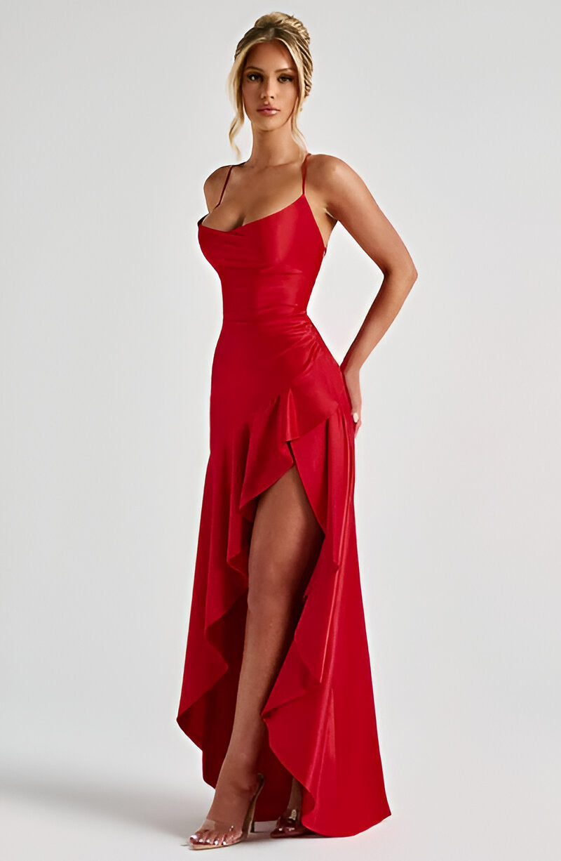 Vestido Longo vermelho Vivienne em cetim com decote torcido, fenda frontal e saia mullet com babado Majestique